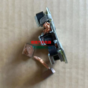 适用丰田威驰5A 8A威志威资1SZ夏利2000花冠起动机碳刷架马达电刷