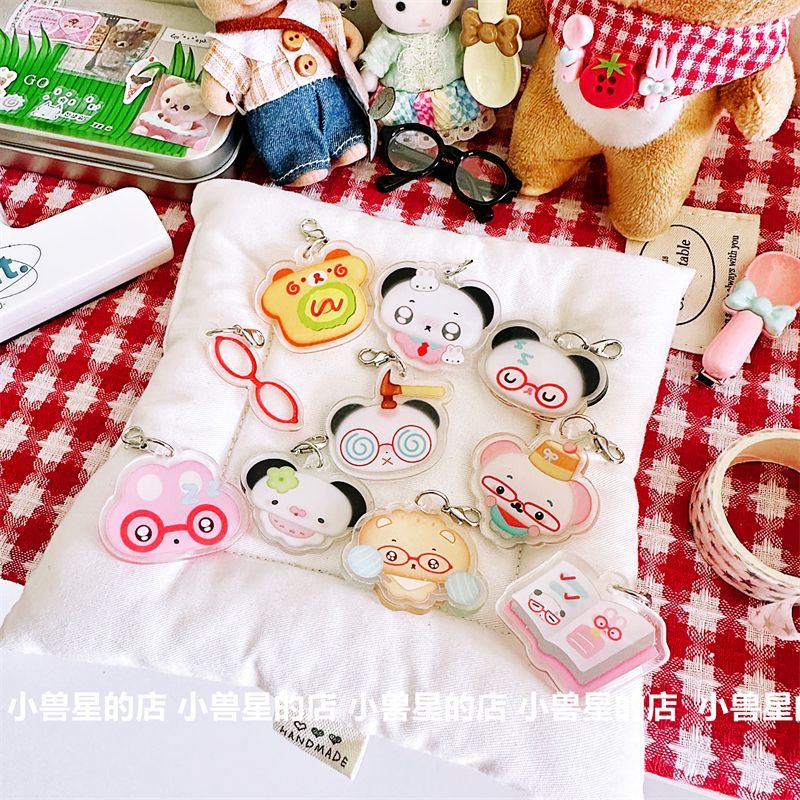 原创二期古早味可爱亚克力小挂件眼镜小兔M5手账装饰配件钥匙卡册