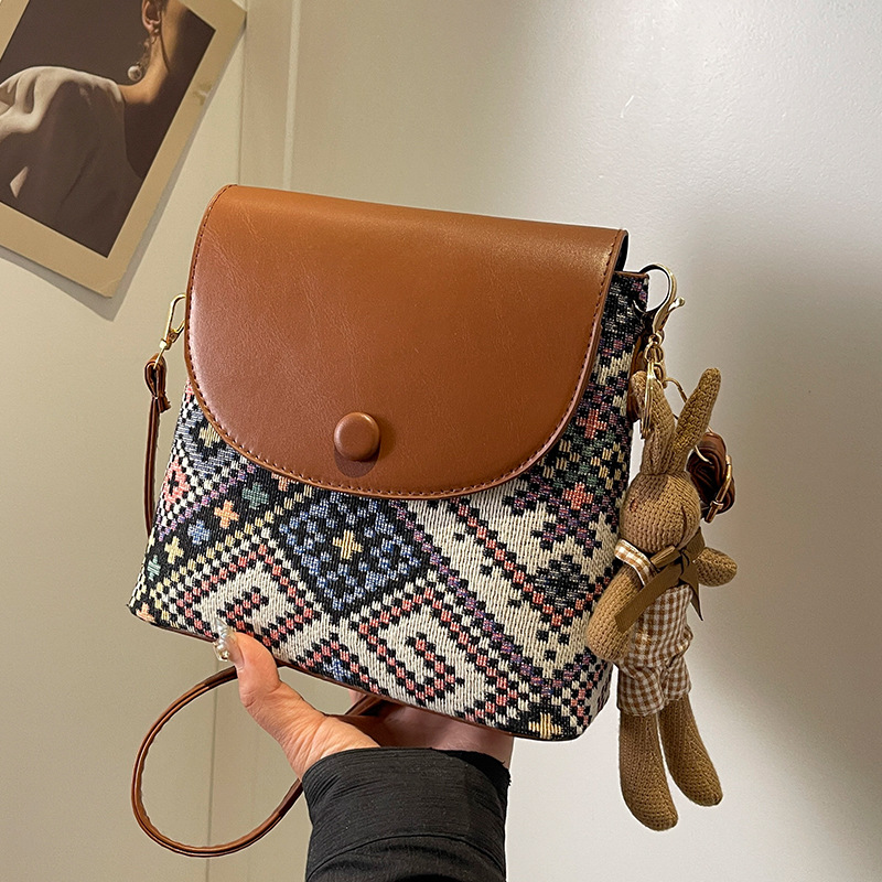 今年流行包包女2025夏季新款斜挎手机包女时尚单肩水桶包女