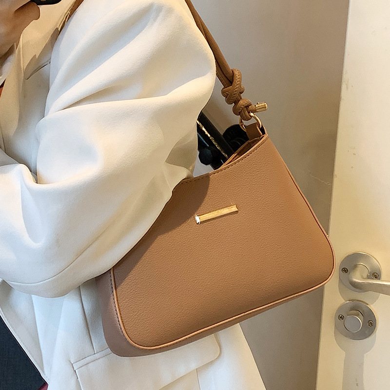 单肩腋下包女2025新款时尚洋气法棍包女复古百搭单肩手提包