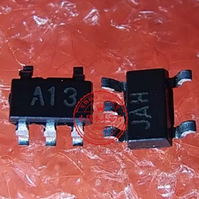 LMV321M5X/NOPB 丝印：A13 封装: SOT-23-5 新的 一个起拍
