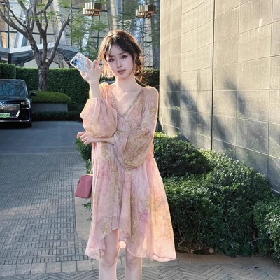 爵莱菲本人矜贵古早氛围感重工钉珠显白温柔度假连衣裙大码秋季