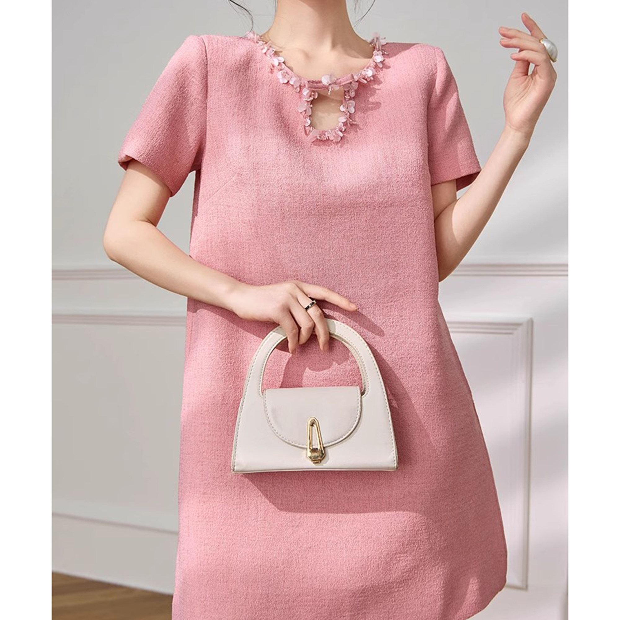 爵莱菲大码法式重工钉珠小香风圆领亮片感连衣裙出游出片穿搭