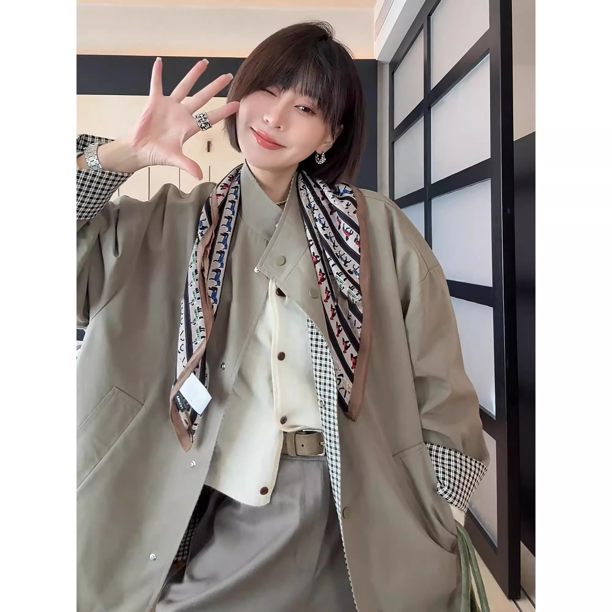 爵莱菲大码胖mm秋季宽松休闲两面穿长袖格子风衣外套