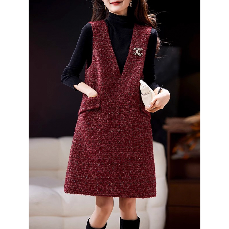 爵莱菲大码V领新年红小香风洋装早秋背心裙2025新款欧货