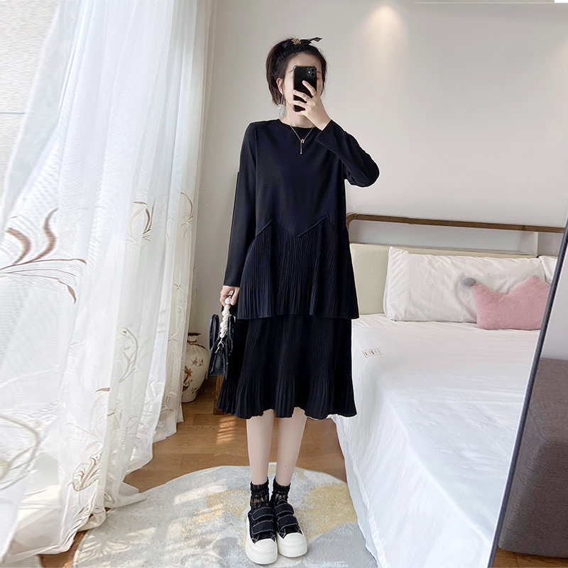 大码女装新款2025爆款长袖早秋气质连衣裙小黑裙女高级感宽松显瘦