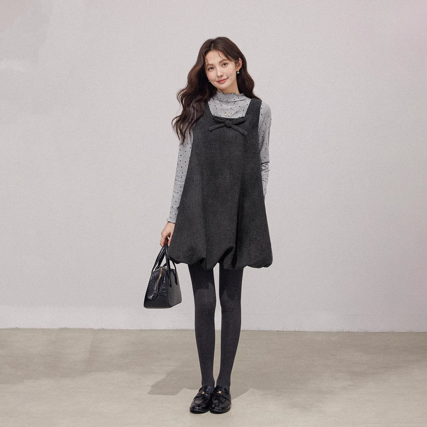 爵莱菲大码胖mm灰色2025新款miu系千金穿搭花苞毛呢背心连衣裙