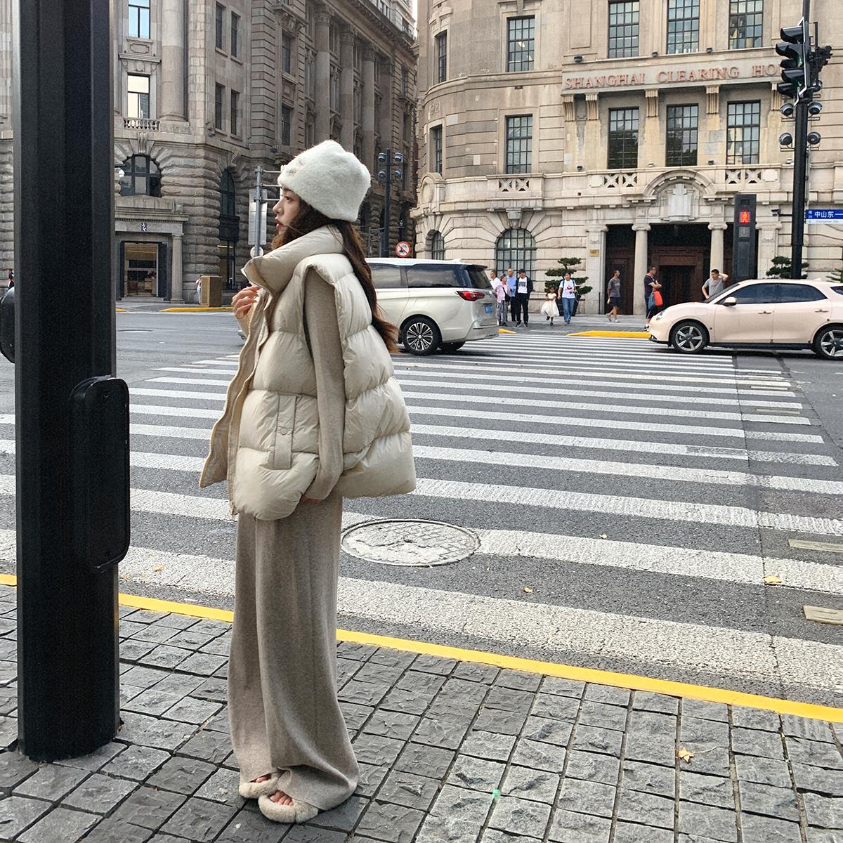 爵莱菲大码胖mm羽绒服马甲女2025秋冬款白鸭绒外穿面包外套马夹