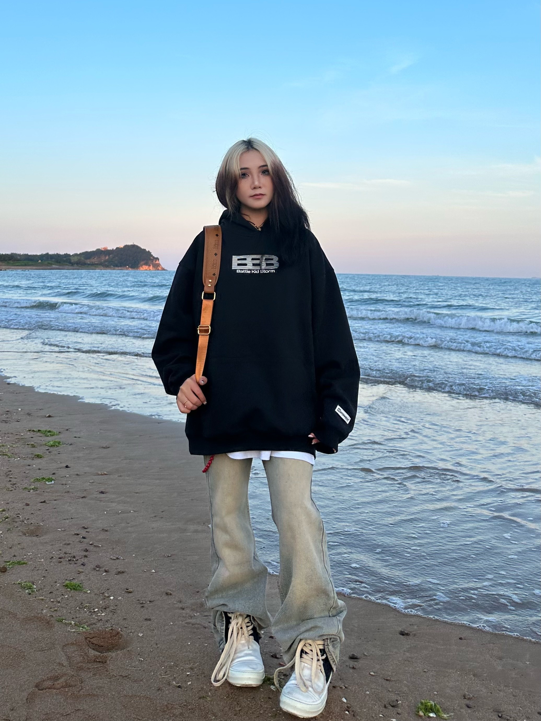 希望早点睡原创国潮美式街头风渐变字母连帽卫衣秋款情侣款帽衫潮
