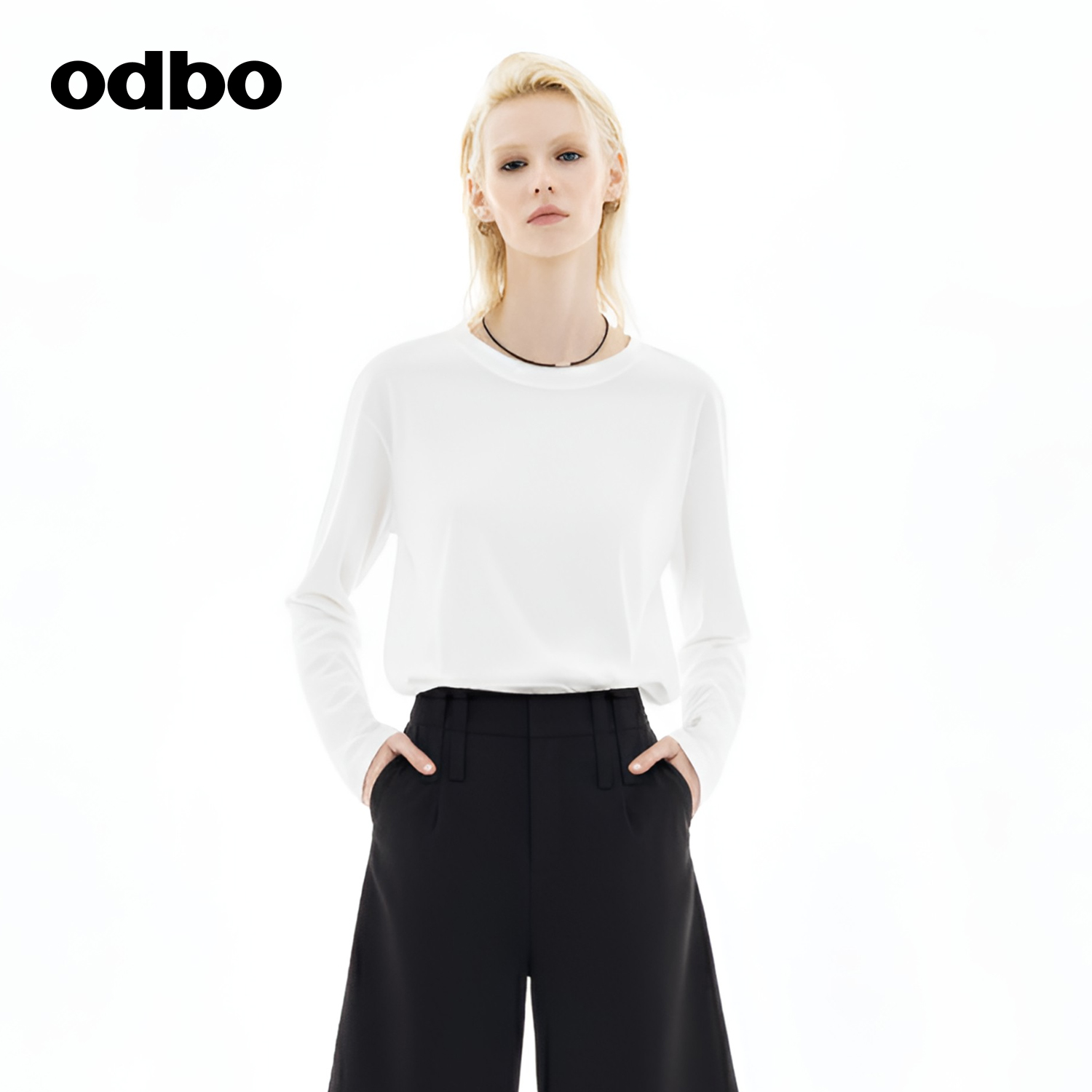 odbo/欧迪比欧纯白圆领长袖T恤女春秋新款宽松外穿内搭打底衫上衣