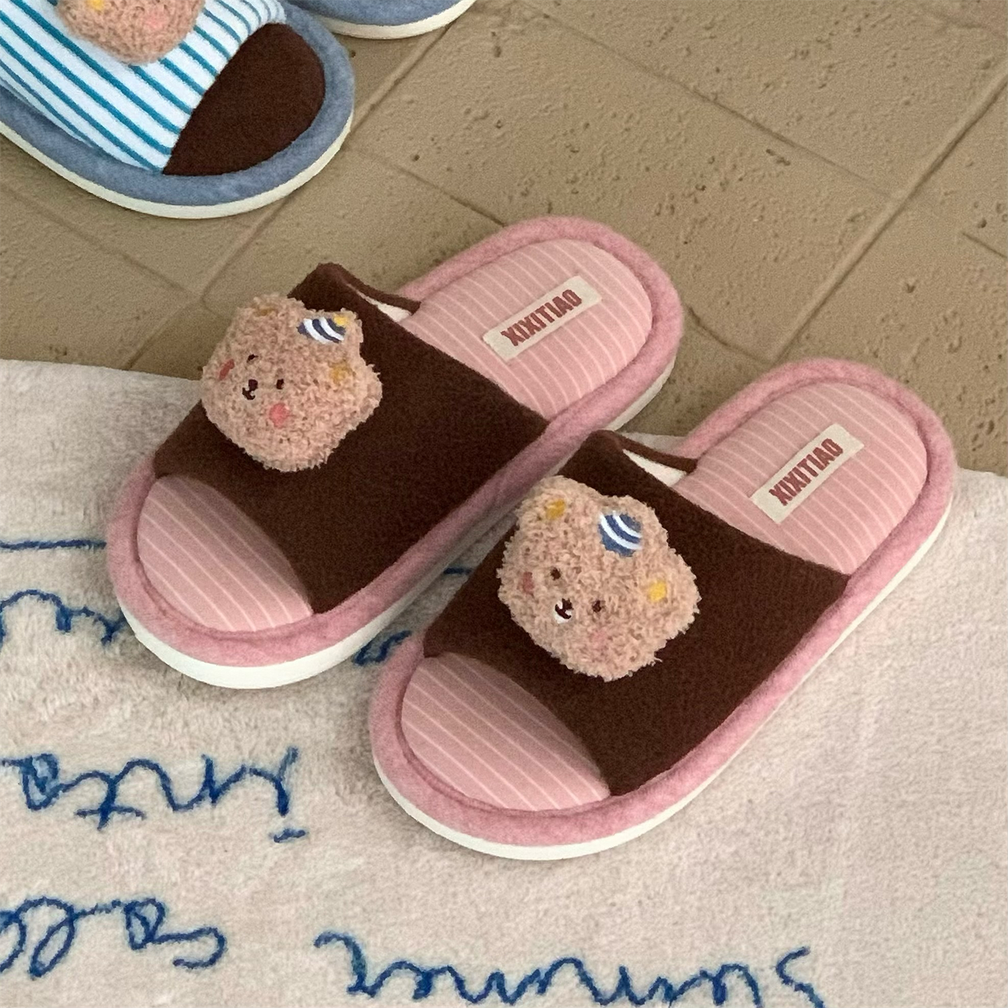 细细条情侣ins风可爱小熊地板鞋