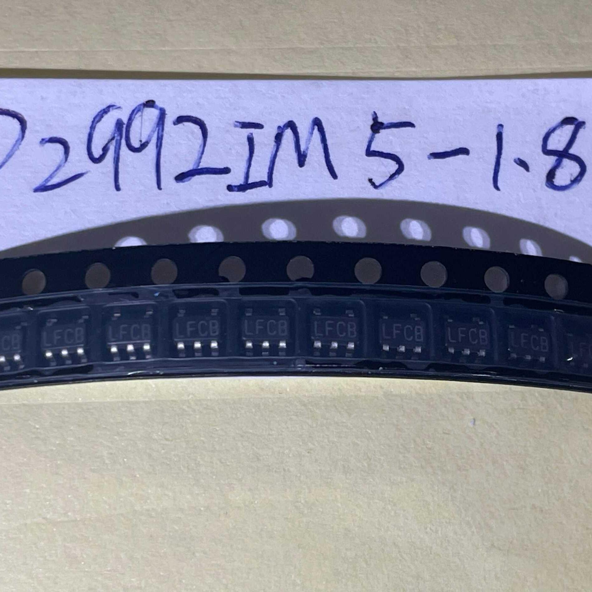 LP2992IM5-1.8 线性稳压器(LDO)  贴片SOT23-5 原装正品 丝印LFCB