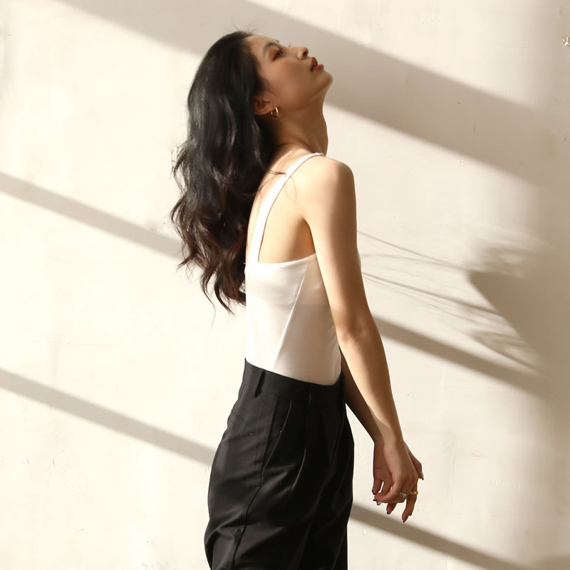 女带胸垫吊带背心内搭罩杯一体方领美背可外穿文胸bra打底衫上衣