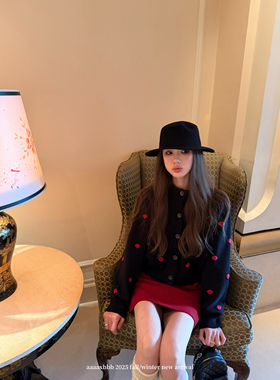 aaaaxbbb 雪夜游乐场 两色韩系波点毛衣圆领刺绣针织开衫上衣外套