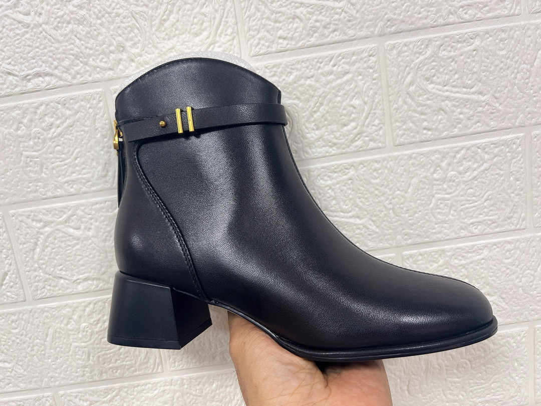 时装靴2024冬新款粗高跟时尚短靴真皮优雅女靴皮带扣后拉链女靴