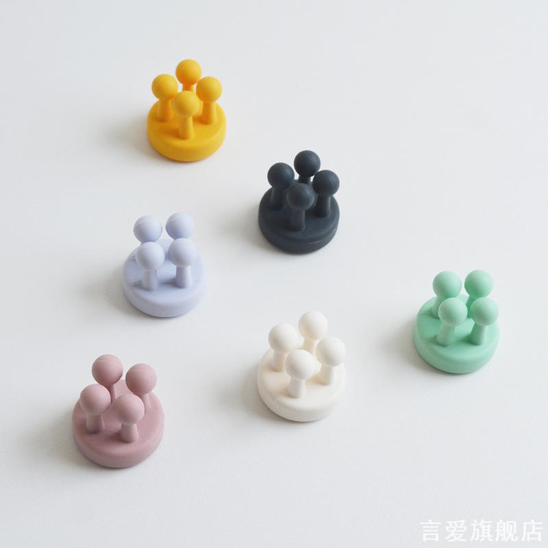 胶固卫生间粘钩厨房家用墙上防水厨具放饭插头壁挂式粘胶固定夹子