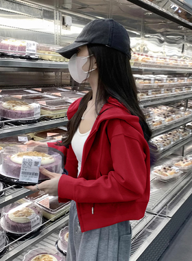 NOW真维斯红色连帽卫衣女2026新款春秋季小个子短款上衣外套开衫