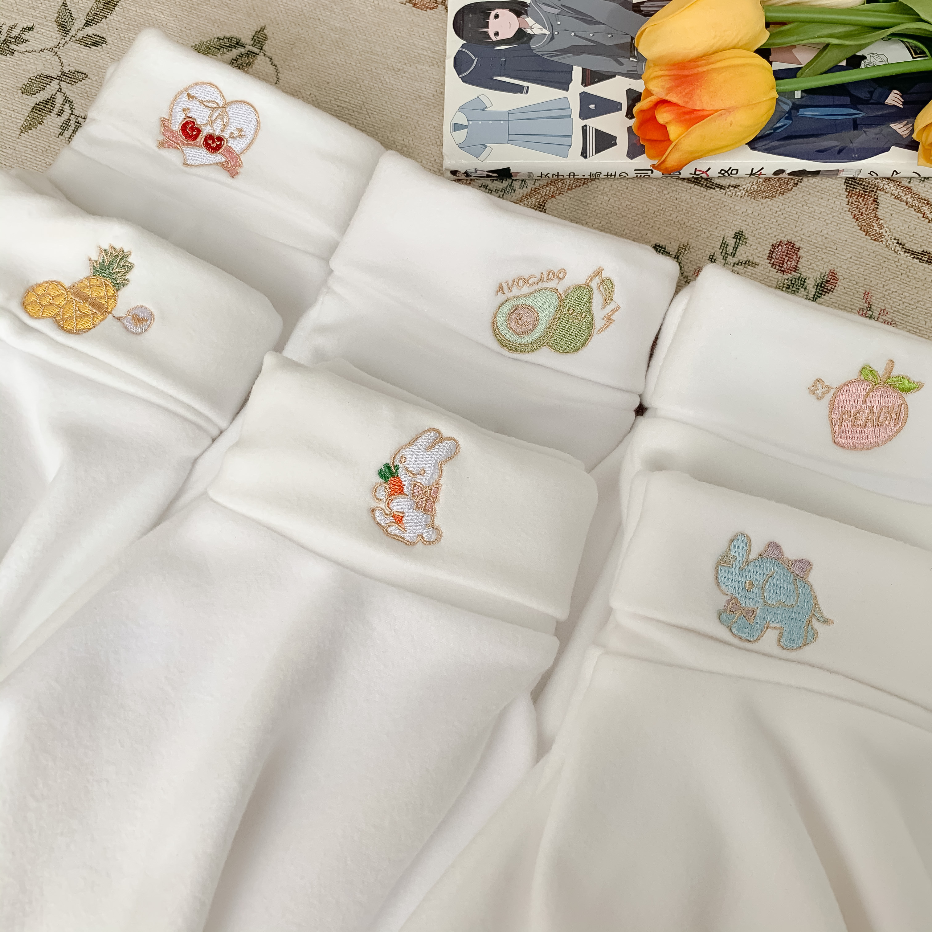 原创加绒高领可爱刺绣保暖打底衫