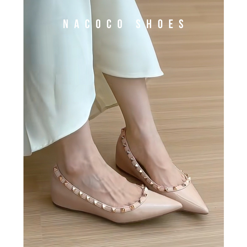 尖头铆钉裸色单鞋女内增高2026春秋新款温柔风浅口气质通勤平底鞋