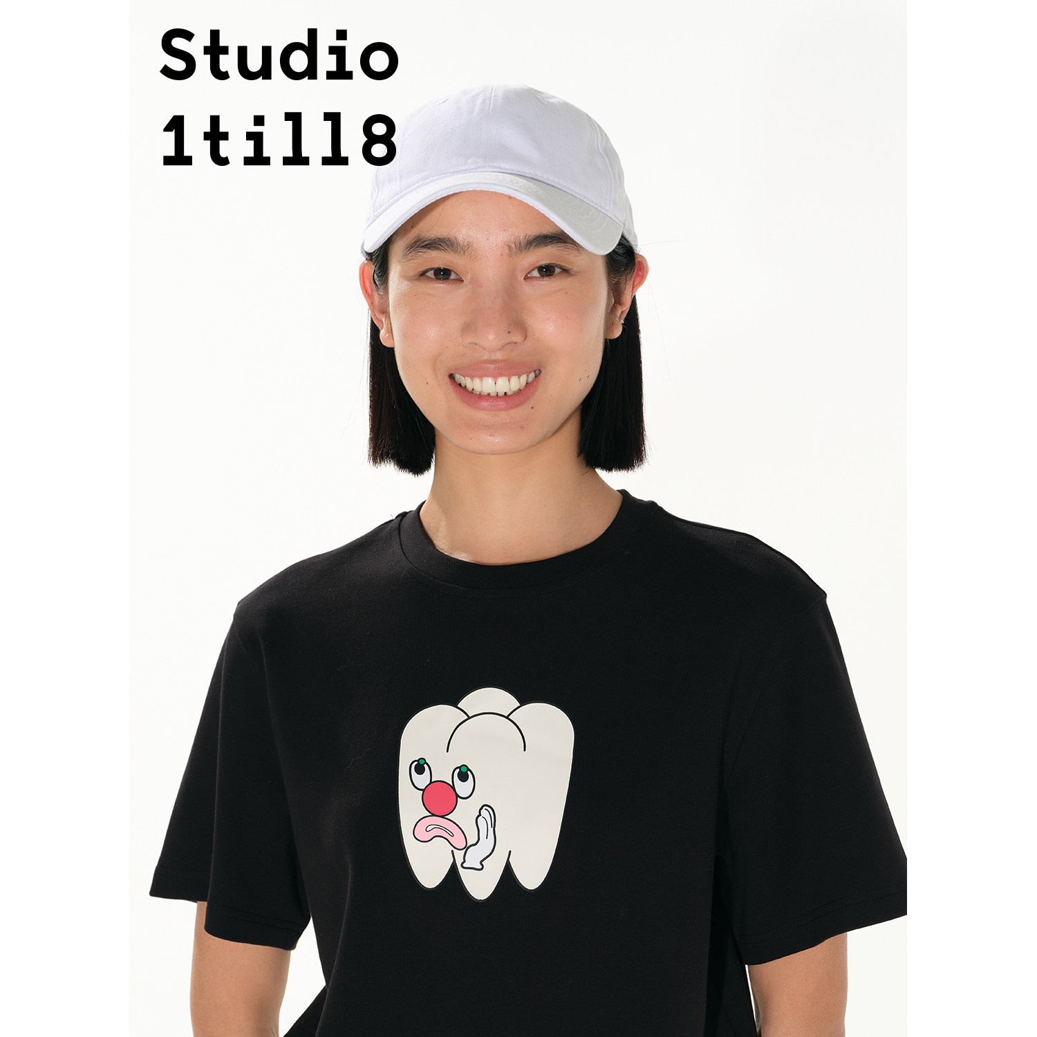 Studio1till8 本白色/黑色经典精梳空气棉牙痛牙齿系列印花T恤
