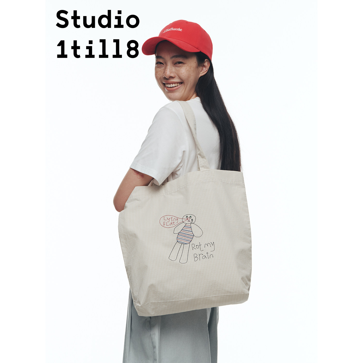 Studio1till8 浅米绿 人偶刺绣耐背布袋出街搭子大容量单肩包