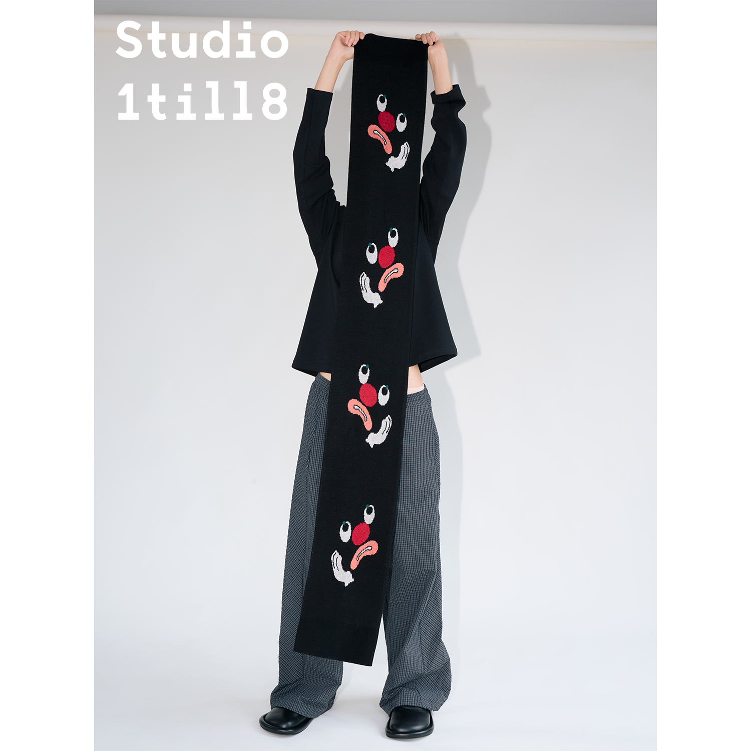 Studio1till8黑色牙痛脸围巾