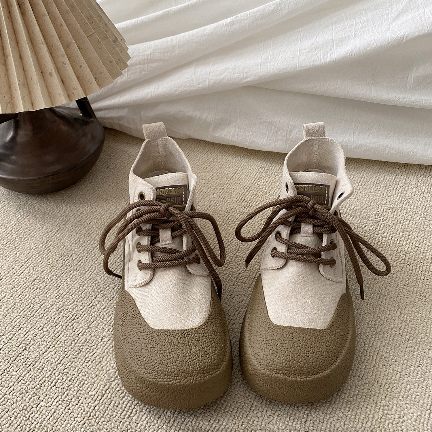 六月初品方头丑萌鞋女高帮鞋ins潮小众复古百搭学生可爱休闲板鞋