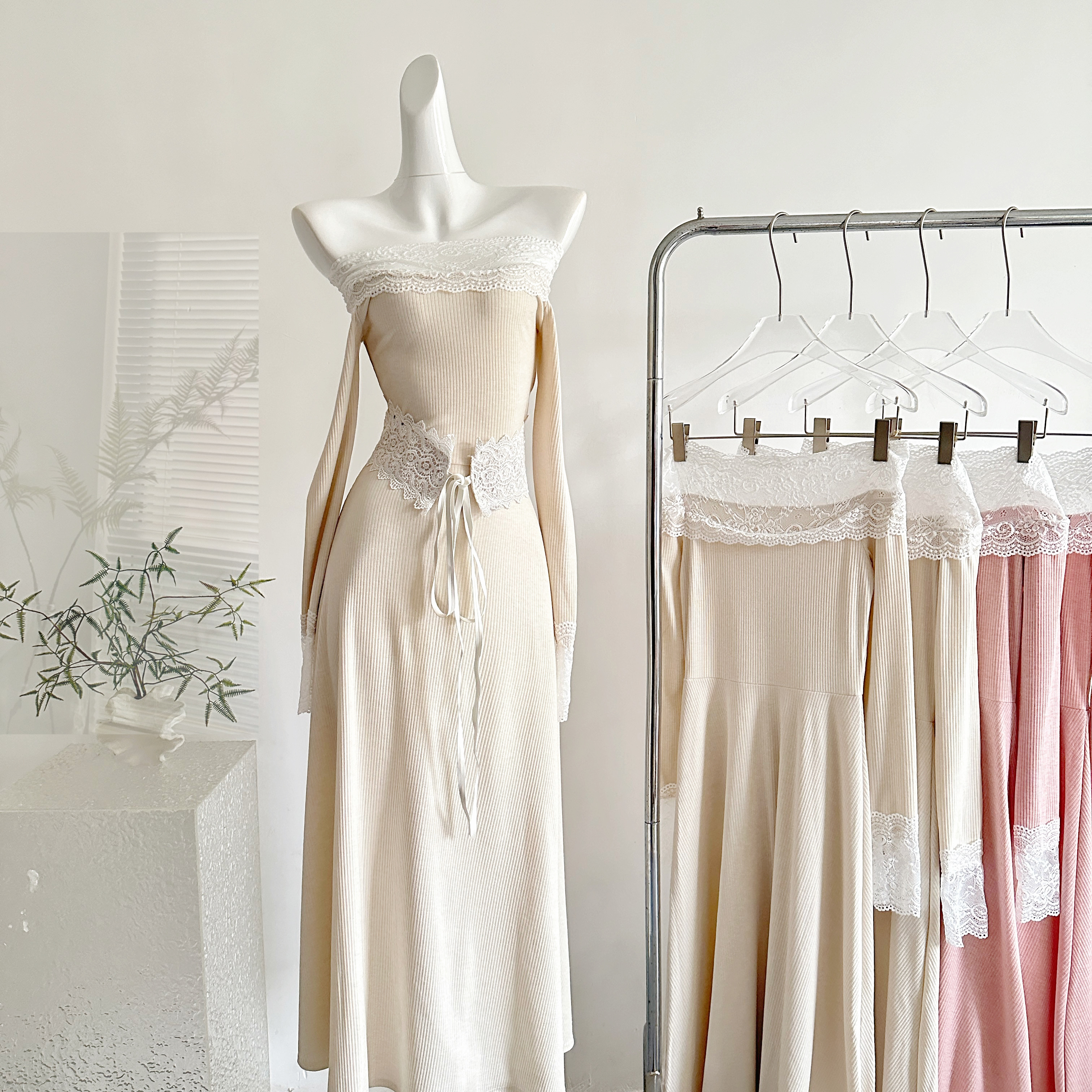 一字肩针织连衣裙女秋冬装巨好看的内搭气质针织裙