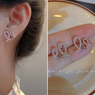 奶油卷镶钻耳钉女轻奢精致小众设计感高级耳环网红同款 独特耳饰品