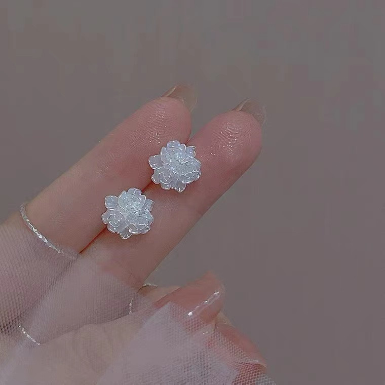 法式白色玫瑰花耳钉女精致春夏新款小巧花朵耳环小众设计感耳饰