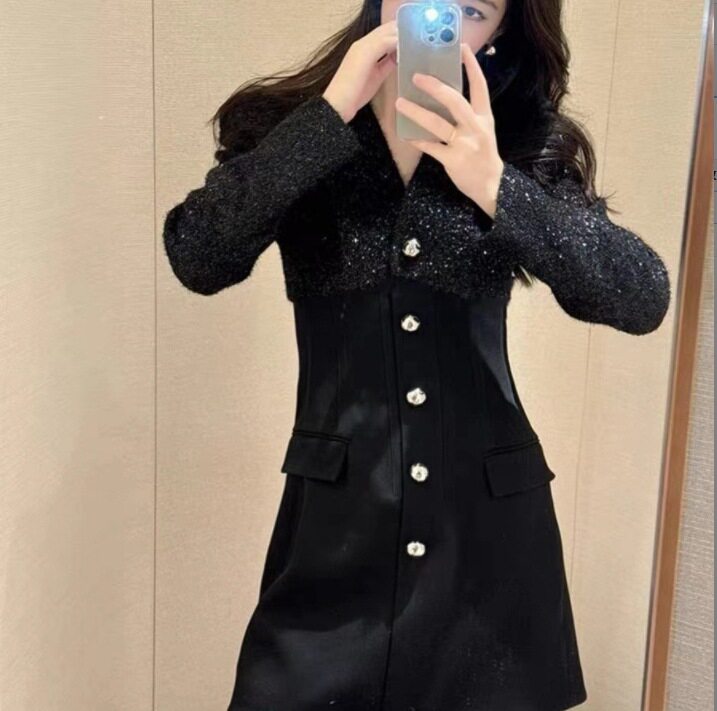 秋冬季2025新款女装配大衣高级感超好看小香风富家千金风连衣裙子