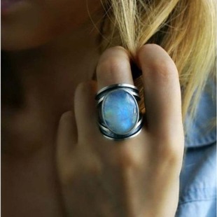 华杰wish新款 戒指 镶嵌七彩月光石戒指欧美夸张仿泰银复古滴胶女式