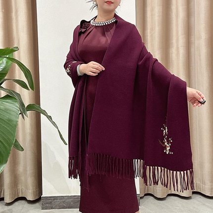 专柜纯色披肩仿羊绒女喜婆婆妈妈配旗袍外搭婚宴礼服围巾秋冬外披