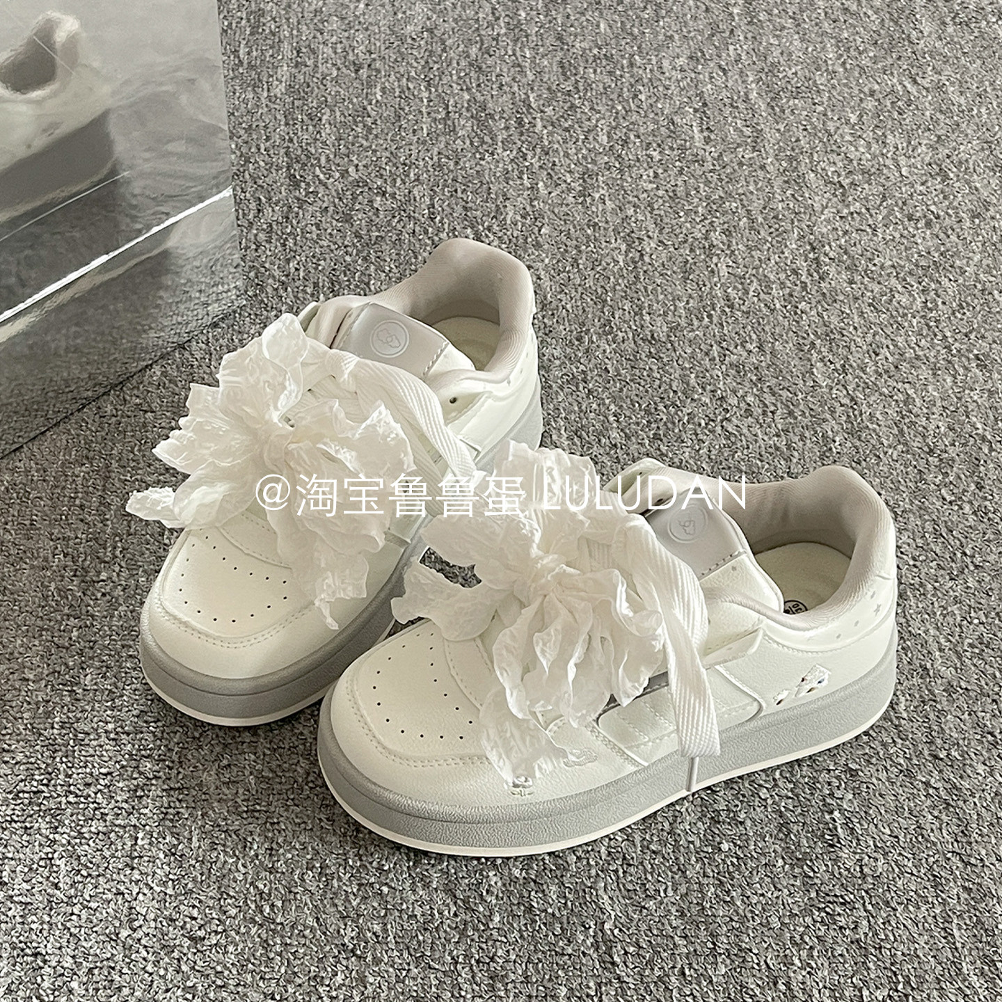 鲁鲁蛋 春季百搭小白鞋女款2026超火新款厚底板鞋ins潮小众面包鞋,女鞋,休闲板鞋,淘宝优惠券,粉丝福利购,淘宝优惠卷