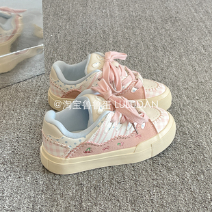 鲁鲁蛋 春季厚底小白鞋女款2026新款休闲板鞋ins百搭小众面包鞋子