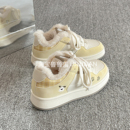 鲁鲁蛋冬季厚底小白鞋女款2025新款保暖加绒板鞋二棉鞋百搭面包鞋