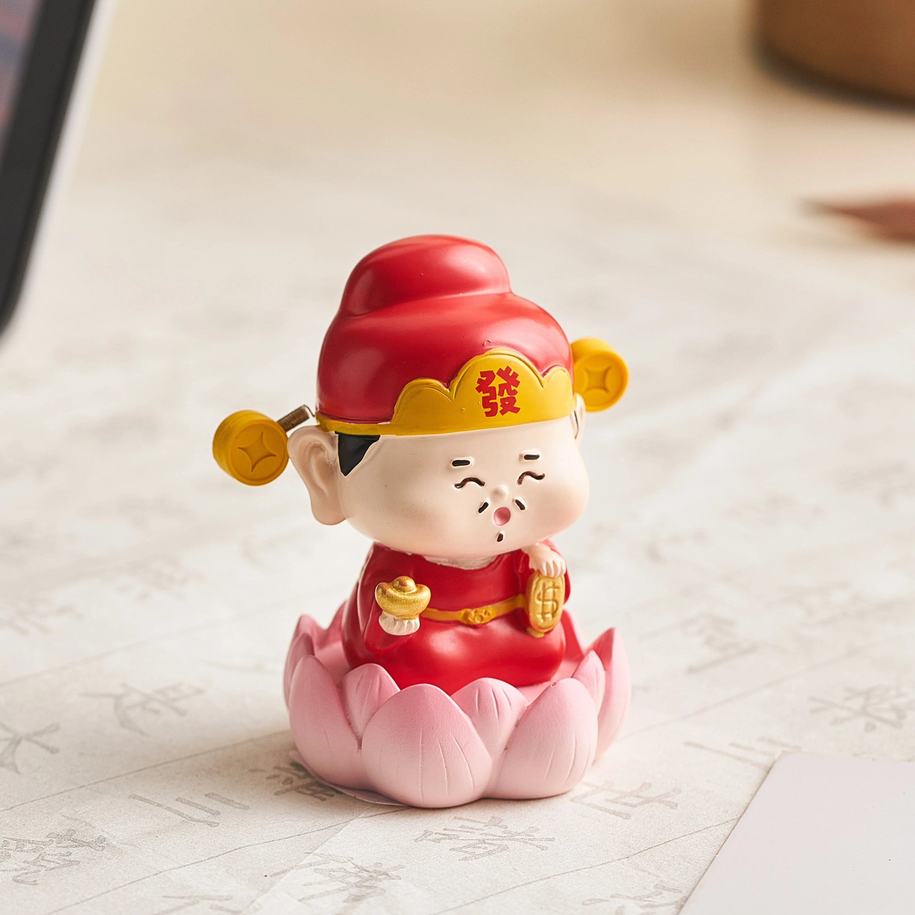 财神爷小摆件办公室工位桌面装饰品治愈情绪招财玄学车载车内摆设