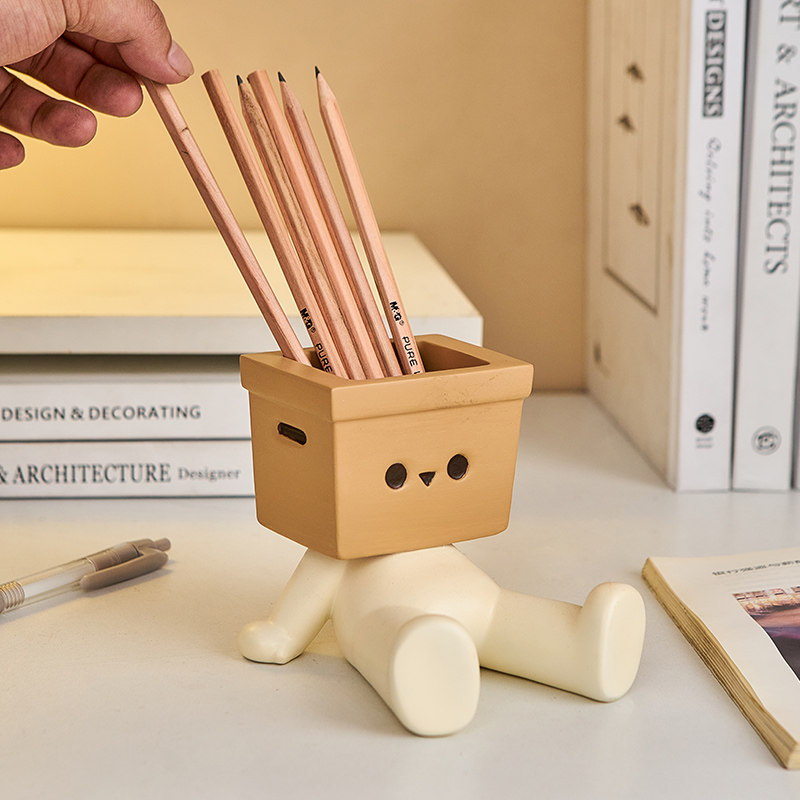 可爱创意办公室桌面笔筒摆件轻奢高级感女生工位收纳好物生日礼物