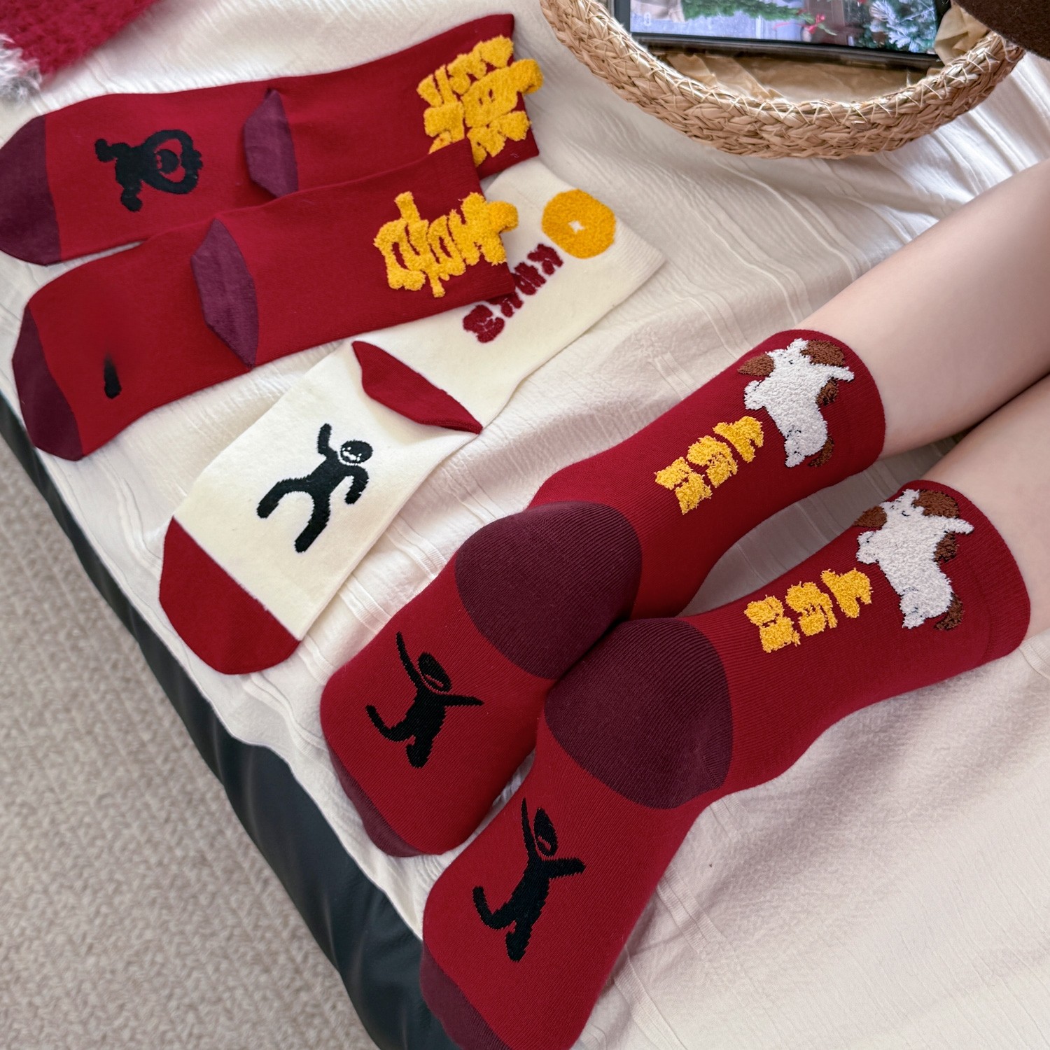 本命年红袜子小人图踩地纯棉2026马年新年文字图案结婚大红色中筒