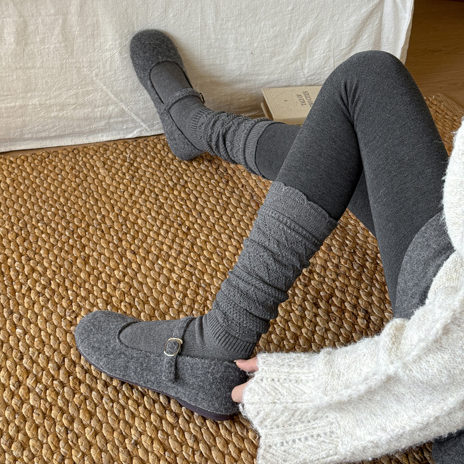 灰色羊毛花边小腿袜子女秋冬针织镂空长筒袜叠穿配鲨鱼裤的堆堆袜,女士内衣/男士内衣/家居服,长筒袜,淘宝优惠券,粉丝福利购,淘宝优惠卷