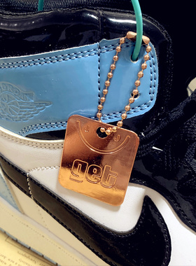 适配耐克350NIKE 500椰子鞋yeezy700v2  get铁牌350V2挂件饰鞋