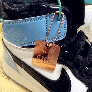 适配耐克350NIKE 500椰子鞋yeezy700v2 get铁牌350V2挂件饰鞋