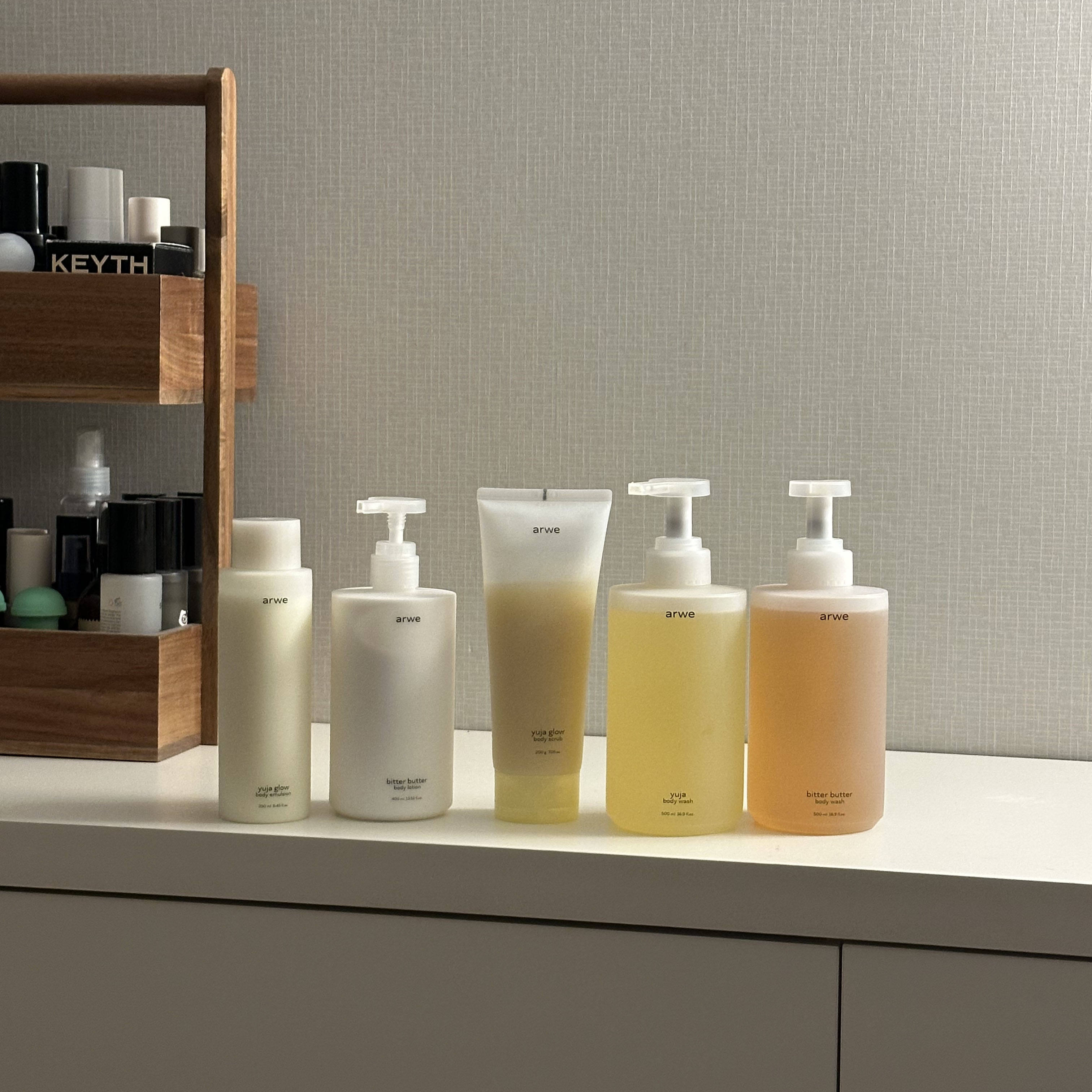 【保税】韩国arwe磨砂膏身体乳维他命清爽淡香角质管理提亮郑豆豆