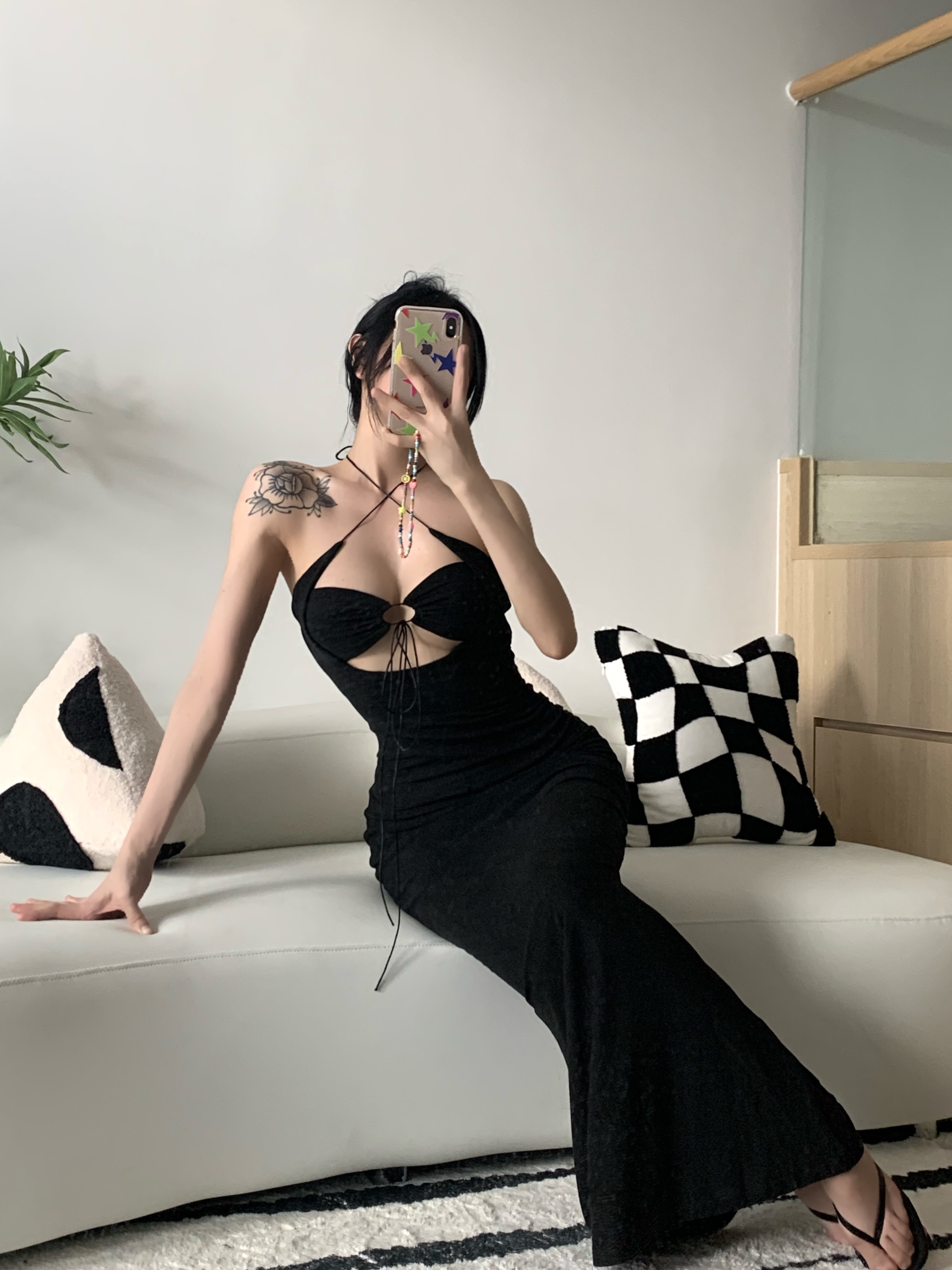 镂空连衣裙性感夏季女神