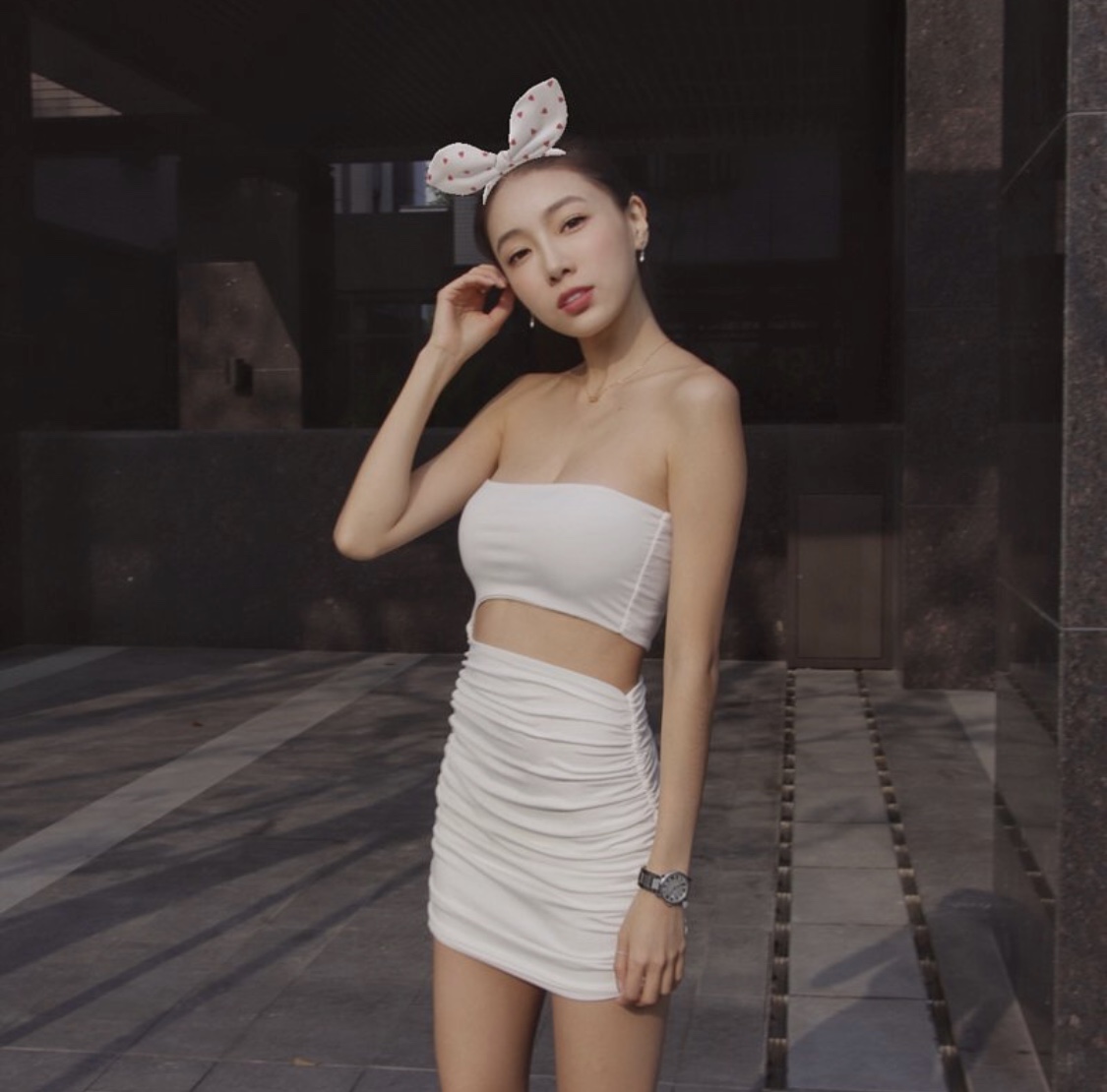 夏季修身包臀抹胸连衣裙性感白色