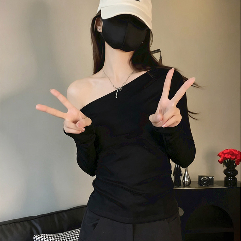 黑色斜肩露肩修身长袖内搭女