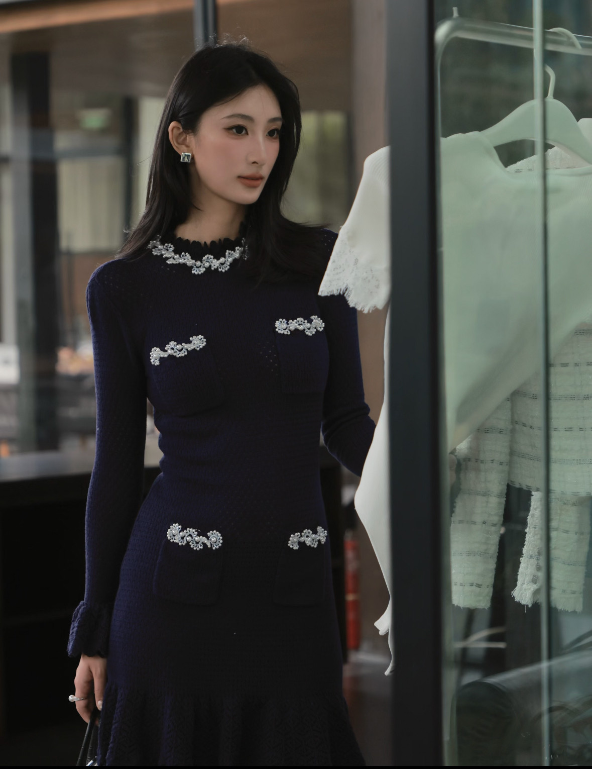福利!SP针织连衣裙长袖藏蓝色2026秋冬新款钻饰镂空针织销售短裙