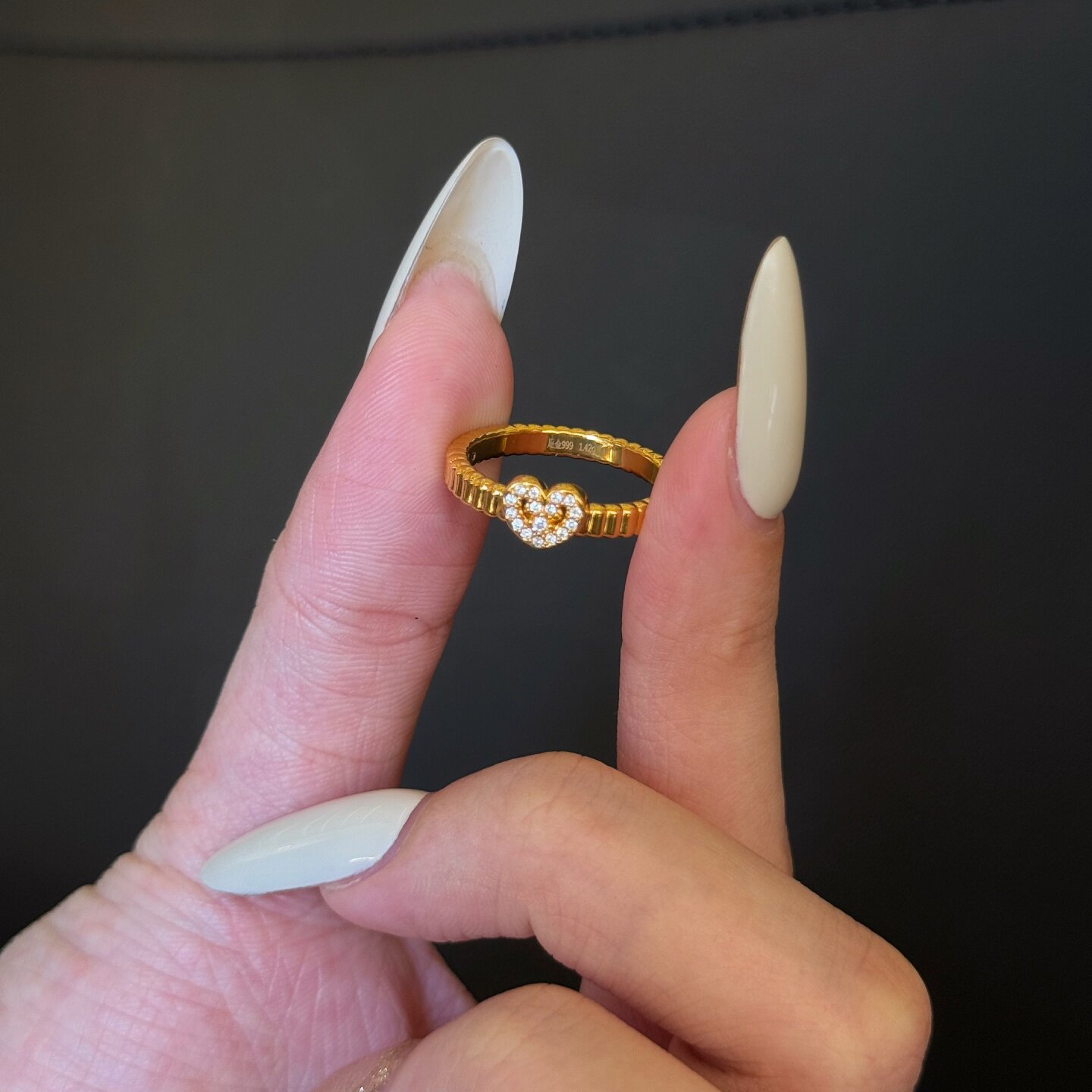 黄金点钻心轨戒指 足金999莫桑钻对戒结婚订婚送女友生日礼物情侣