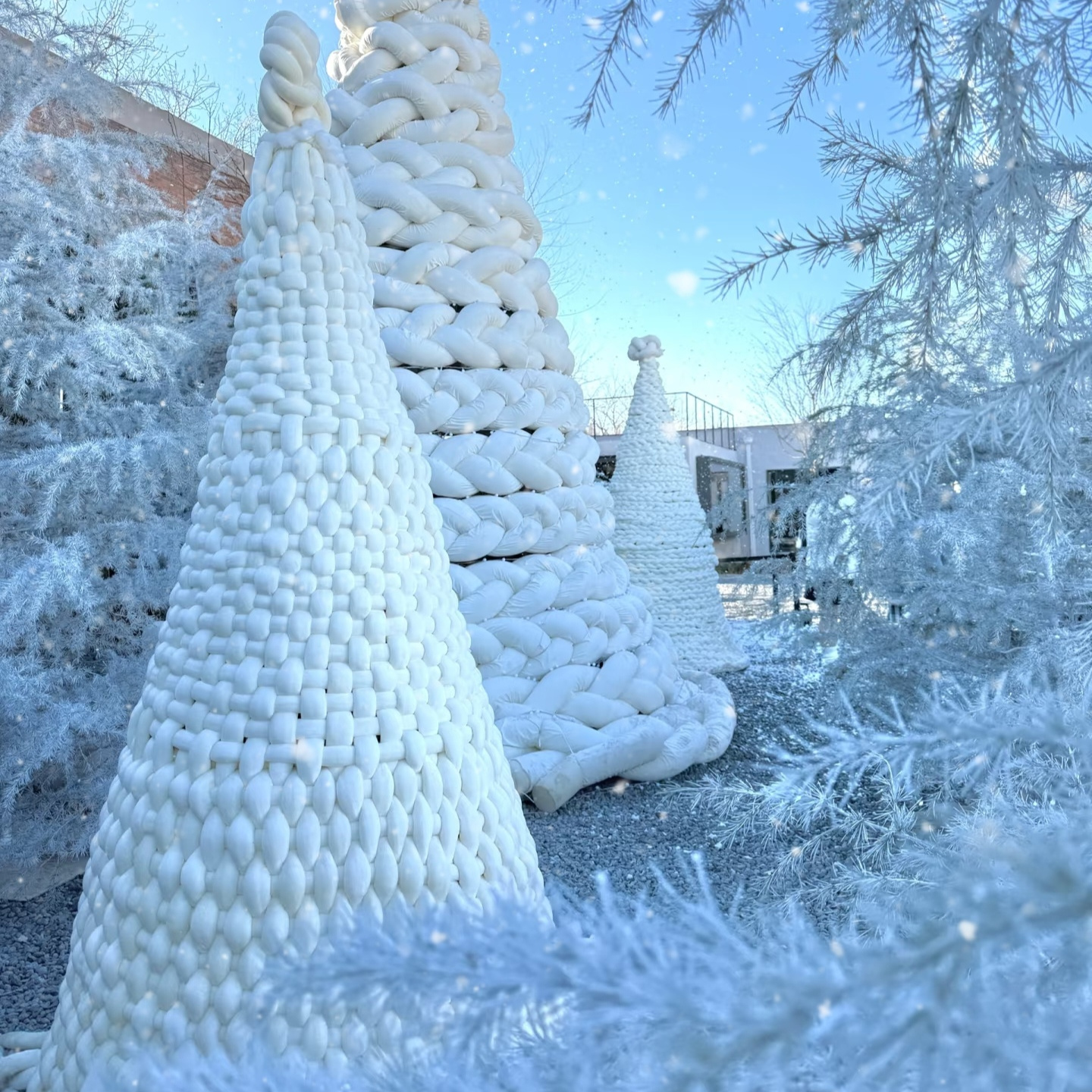 白红色圣诞树粗毛线手工编织装饰