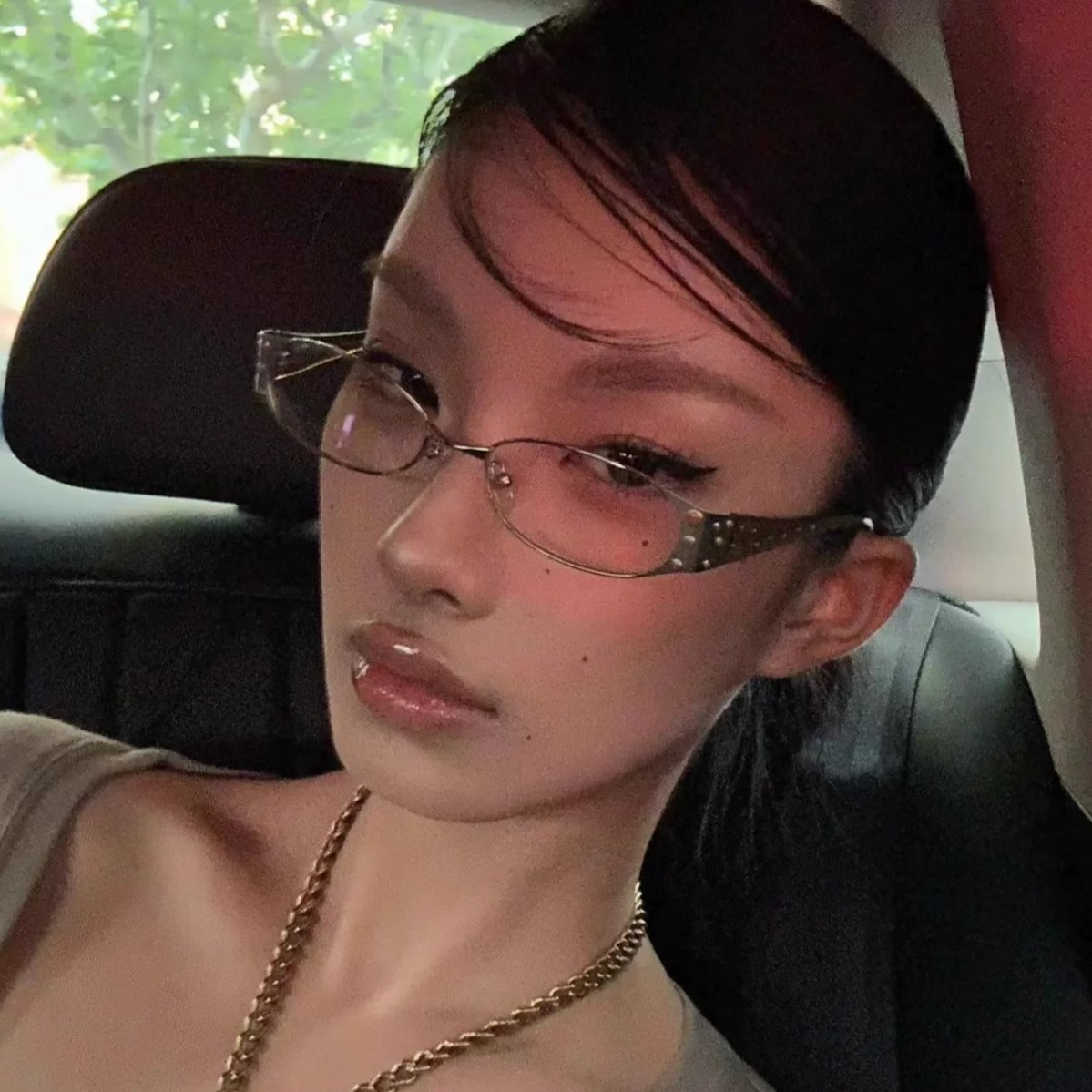 复古金属铆钉金属素颜平光眼镜猫眼墨镜凹造型户外走秀太阳镜女款